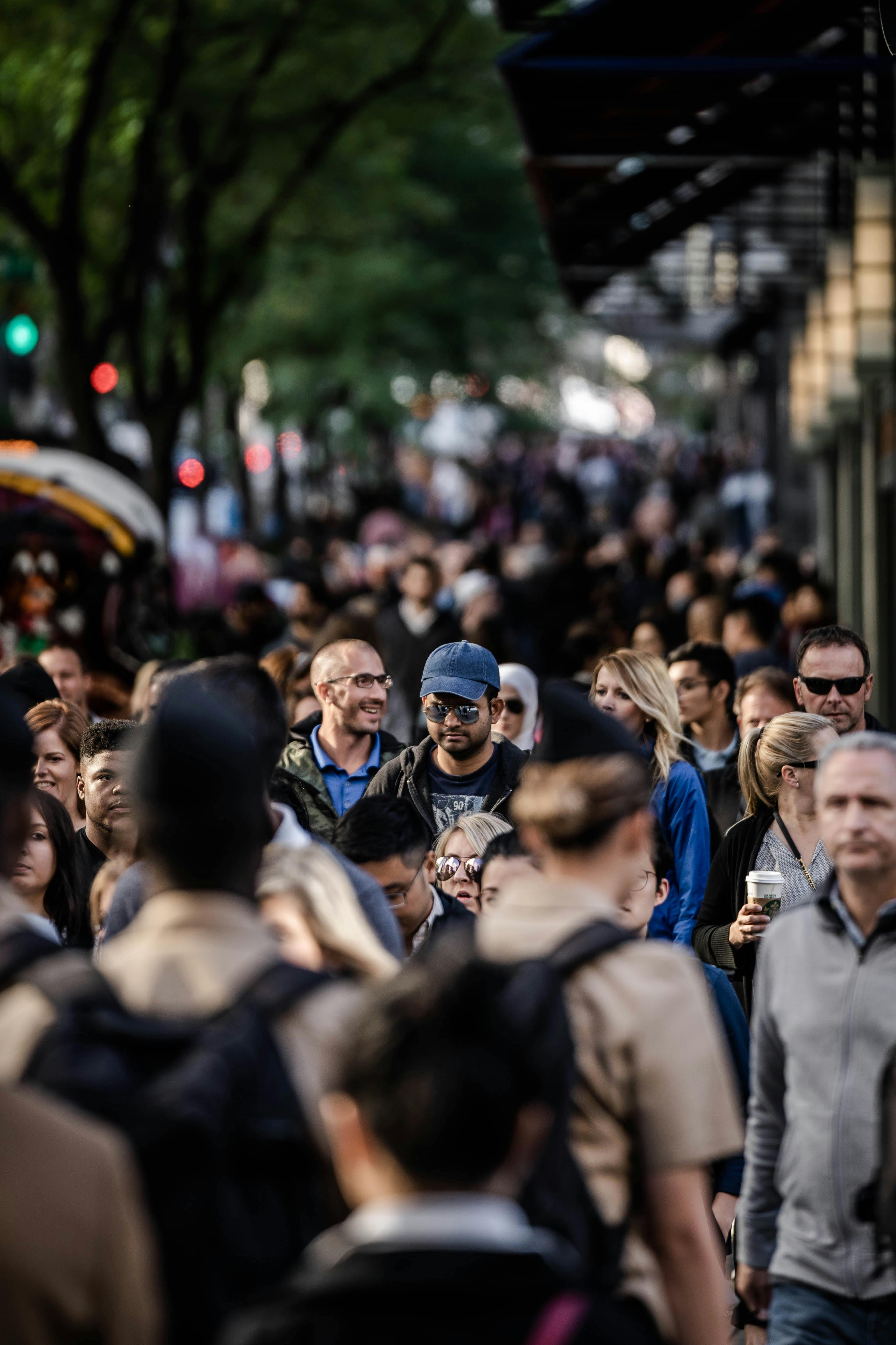 Mobiliario urbano - Bancos en parque público